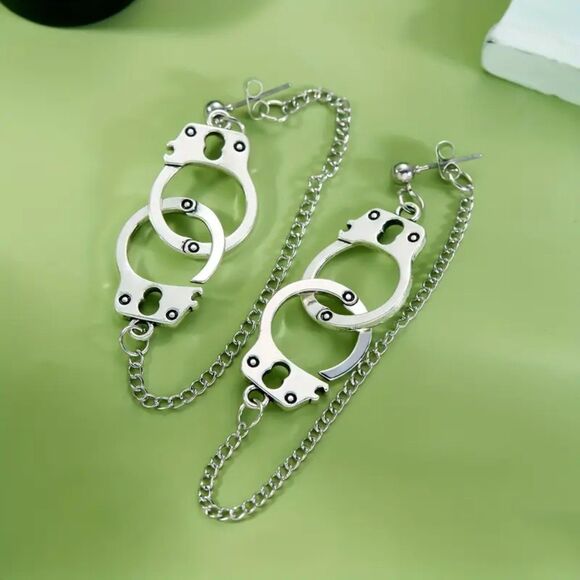 Chic, BOLD Punk Edgy Unique Silver Tone Handcuff Chain Dangle Earrings - Picture 4 of 5